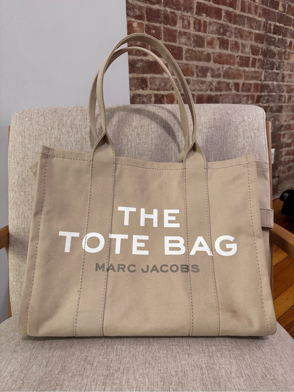 Marc Jacobs Canvas Tote Bag in Beige